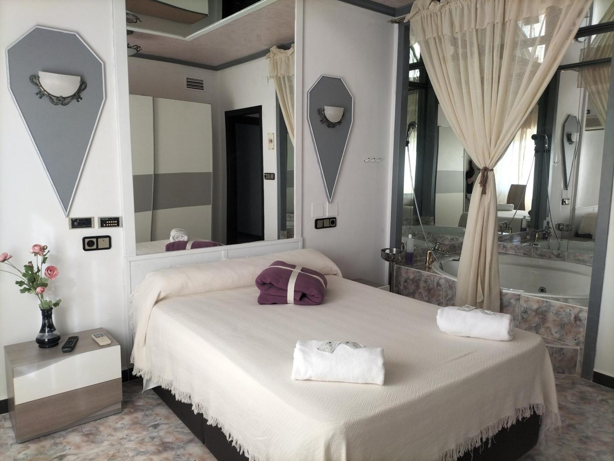 Hostal New York City Sonseca Εξωτερικό φωτογραφία