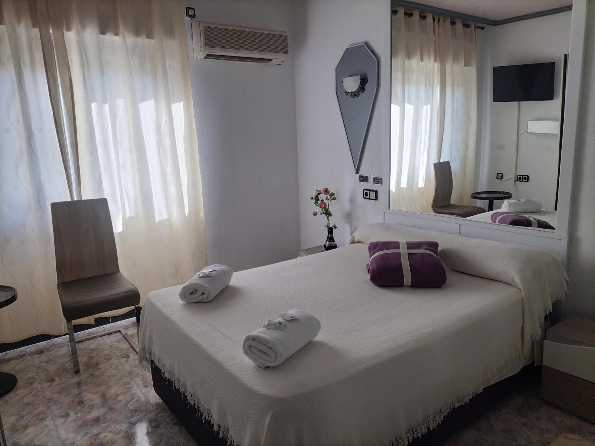 Hostal New York City Sonseca Εξωτερικό φωτογραφία