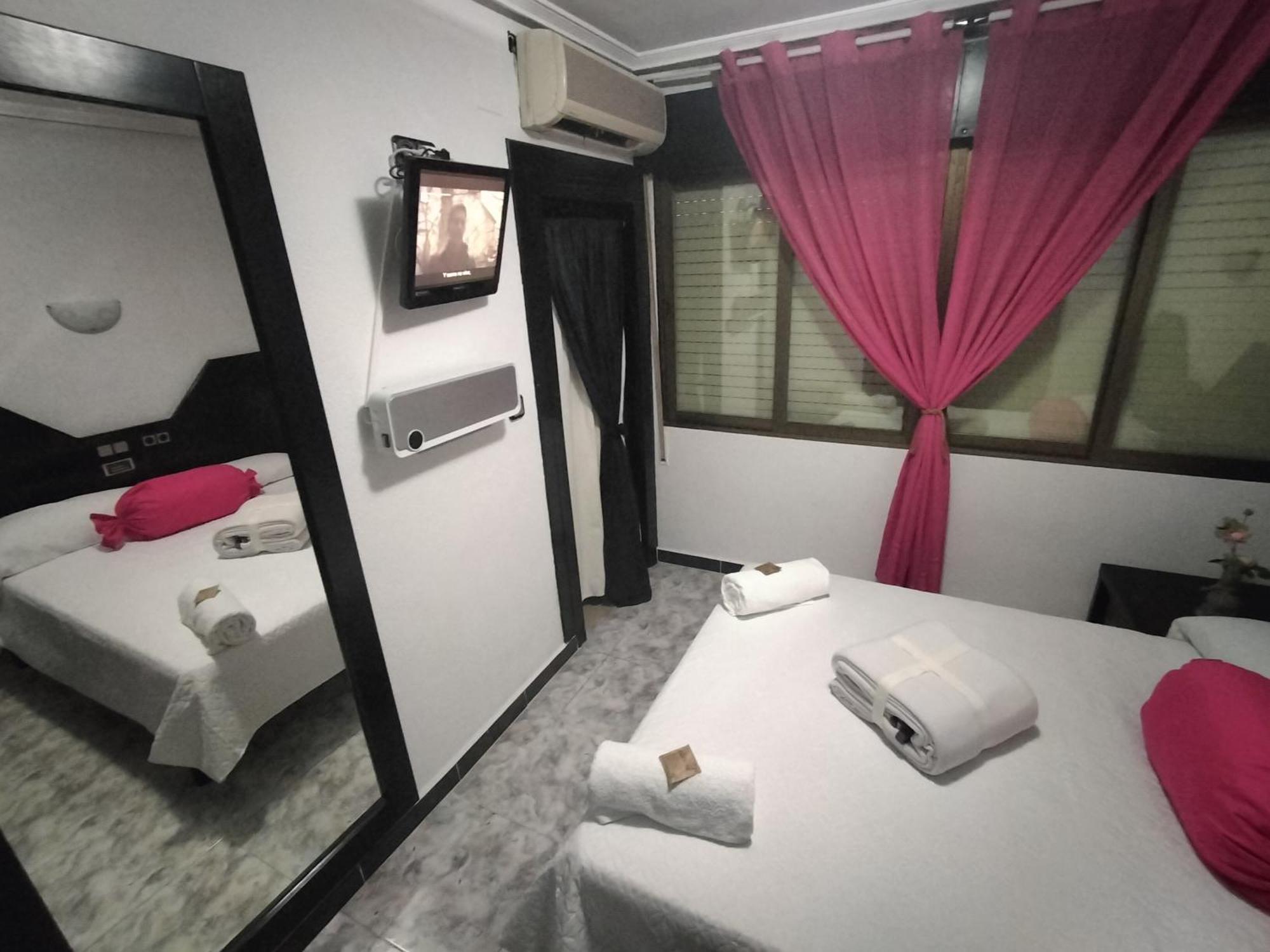 Hostal New York City Sonseca Εξωτερικό φωτογραφία