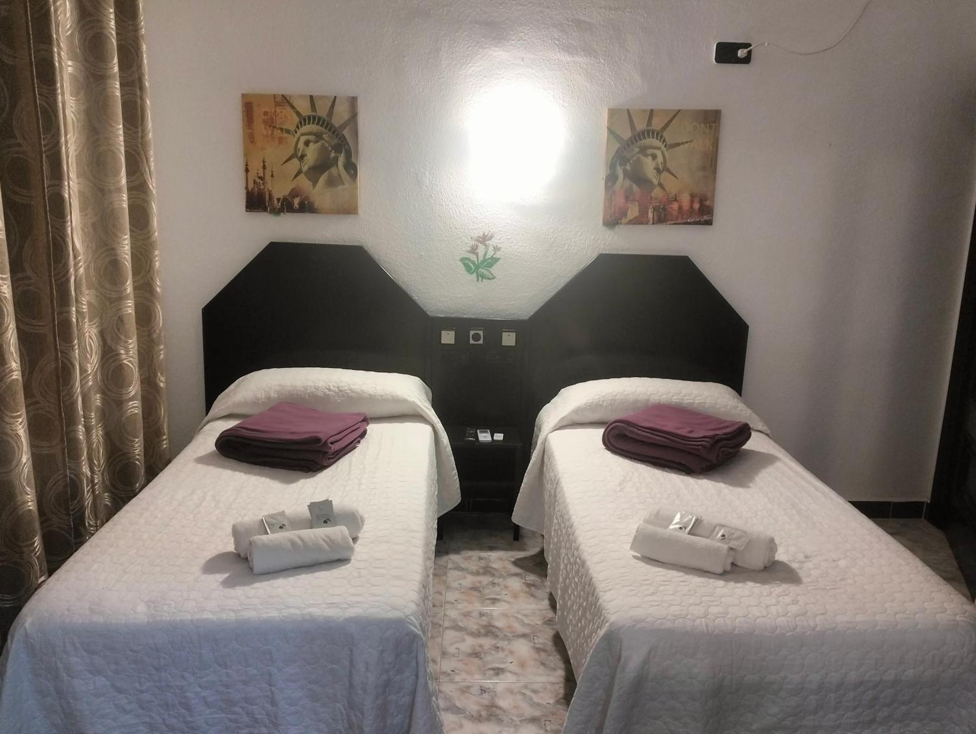 Hostal New York City Sonseca Εξωτερικό φωτογραφία